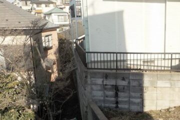 【家の傾き修正事例】神奈川県横須賀市 盛土の上にある部屋の傾き修正工事