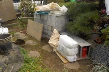 【家の傾き修正事例】新潟県上越市 用水路脇で軟弱な地盤に建っている家の傾き修正工事